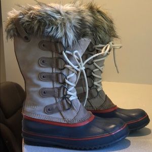 Sorel Joan of Arctic waterproof winter boot size 8